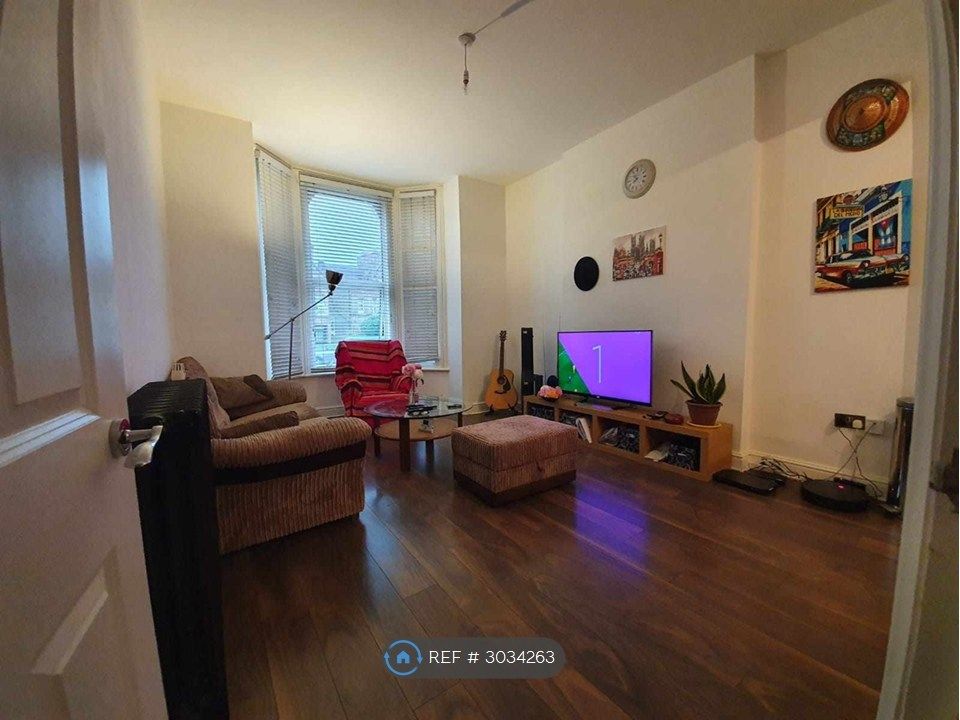 Property photo 3 of 14