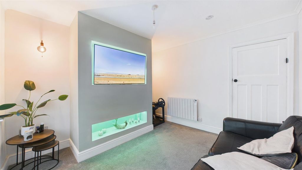 Property photo 2 of 16 Cam05101G0-Pr0122-Still015.Jpg