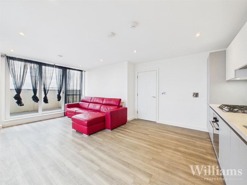 Property photo 3 of 12 Cam02861G0-Pr0525-Still009.Jpg