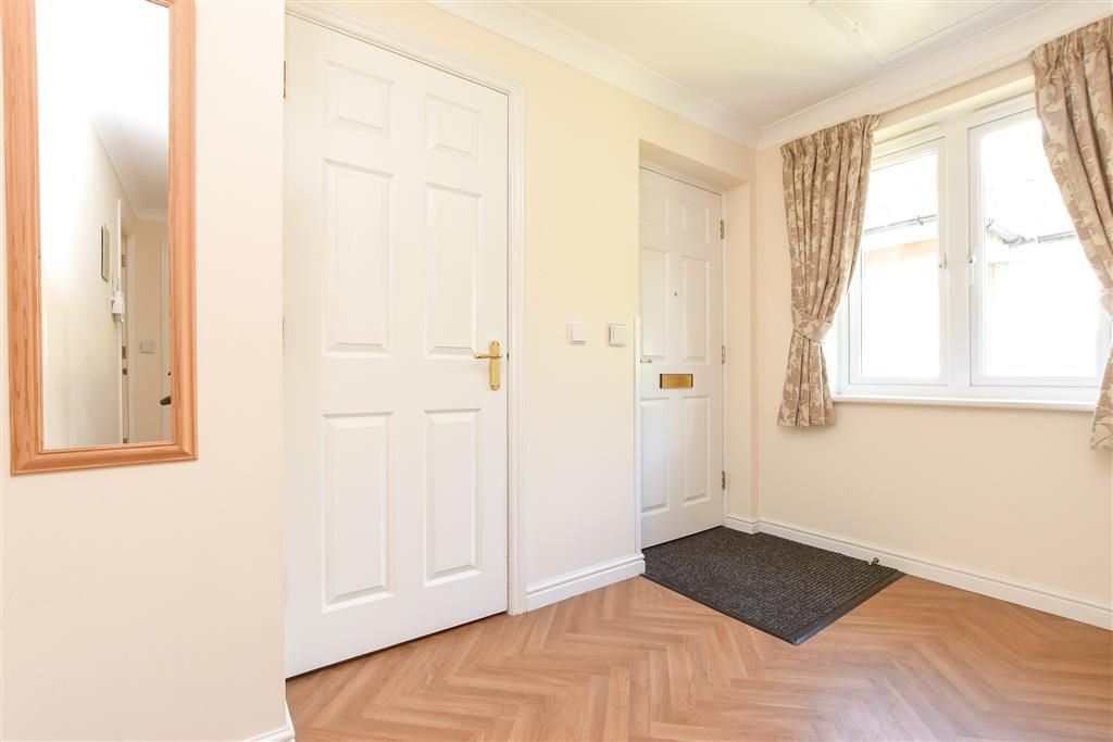 Property photo 2 of 19 Entrance Hall