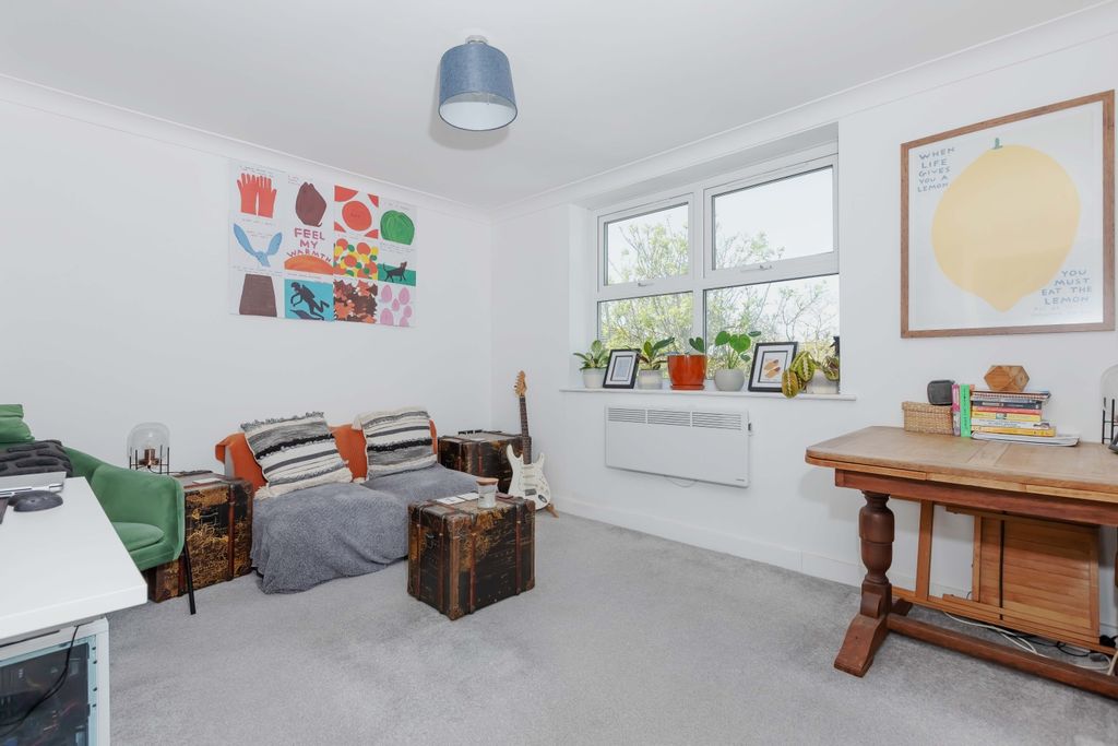 Property photo 2 of 9 Fairfields_3