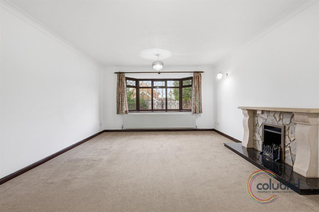 Property photo 3 of 32