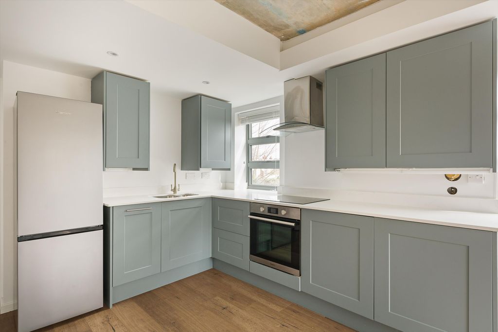 Property photo 3 of 8 Image