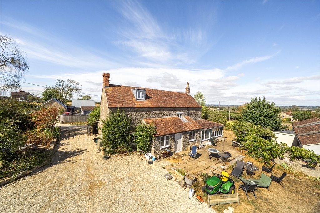 Property photo 2 of 48 Picture No. 07