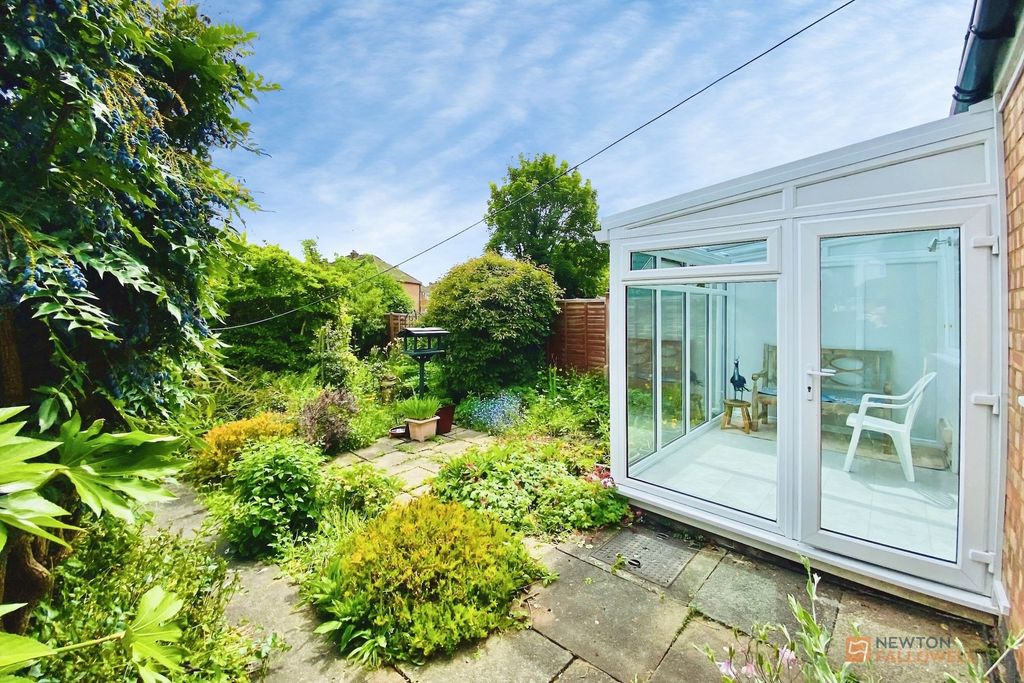 Property photo 2 of 23