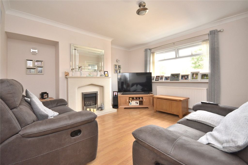 Property photo 2 of 11 Picture No. 12
