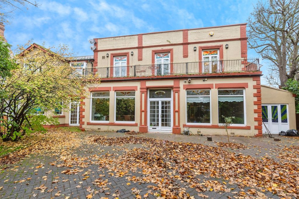 Property photo 1 of 17