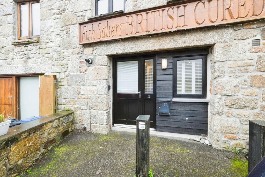 Property photo 2 of 10 Private Entrance