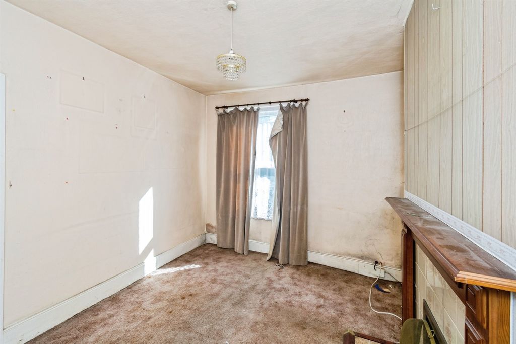 Property photo 3 of 16