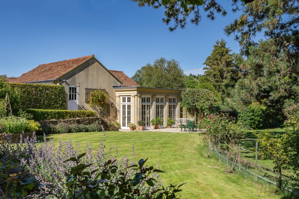 Property photo 3 of 21 Annexe &amp; Orangery