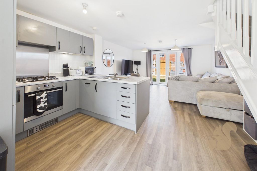 Property photo 2 of 14 Living Area