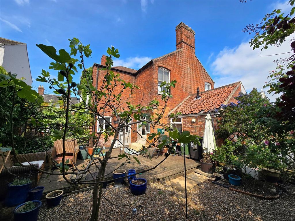 Property photo 1 of 19 Rear