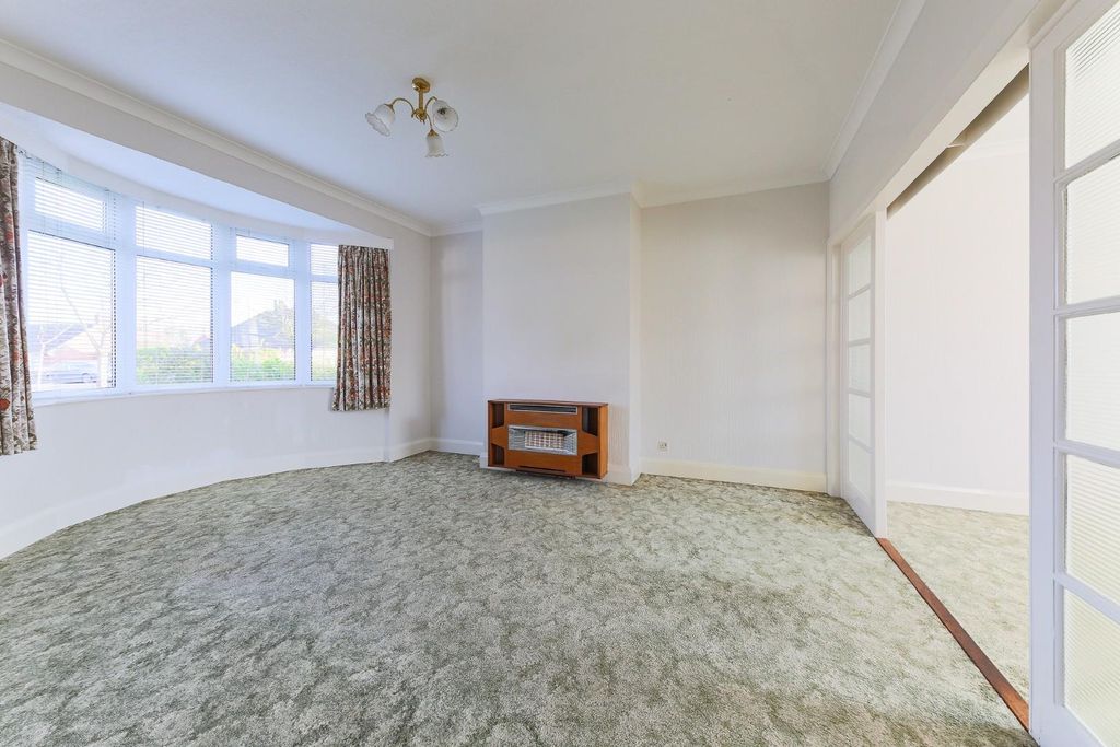 Property photo 2 of 18 Living Room