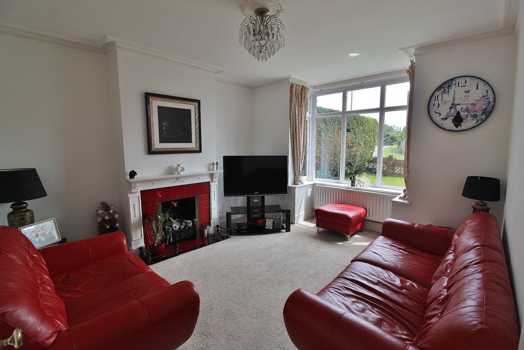 Property photo 3 of 18