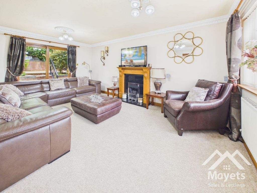 Property photo 2 of 36