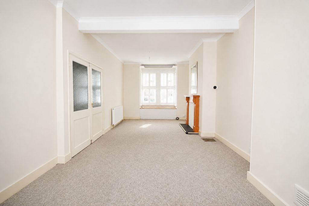 Property photo 3 of 11 5177964