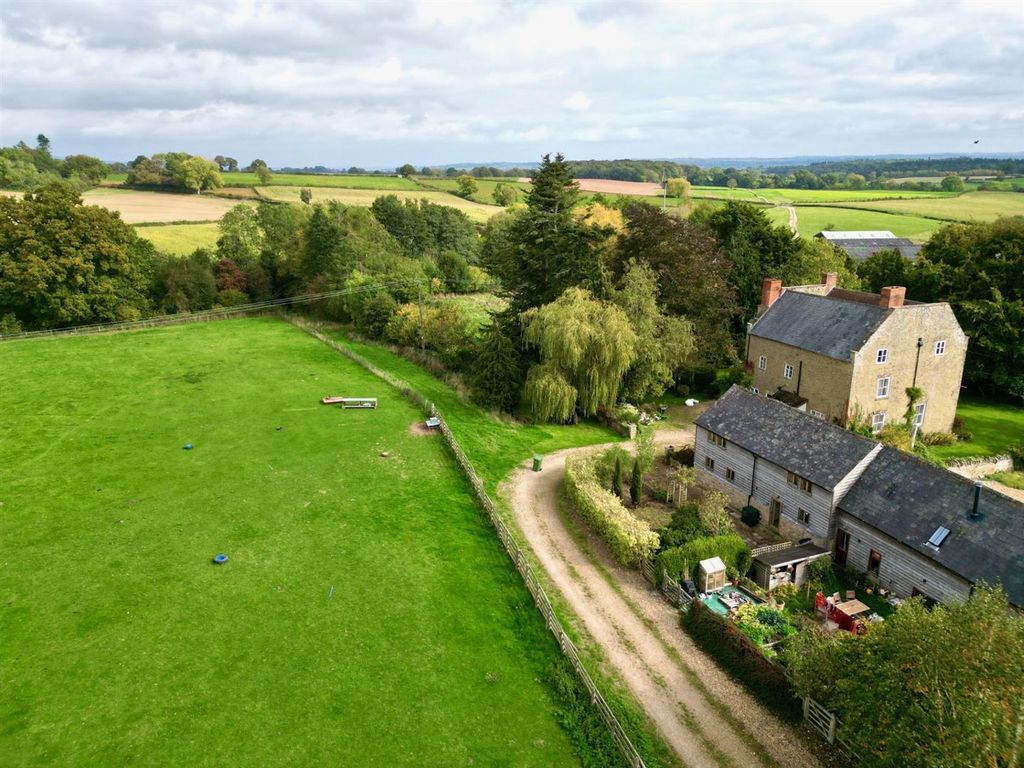 Property photo 2 of 16 21.Jpg