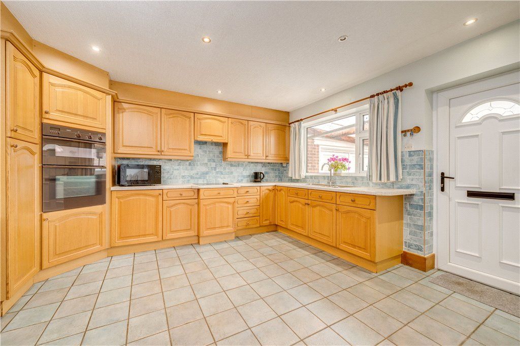 Property photo 3 of 16 Kitchen