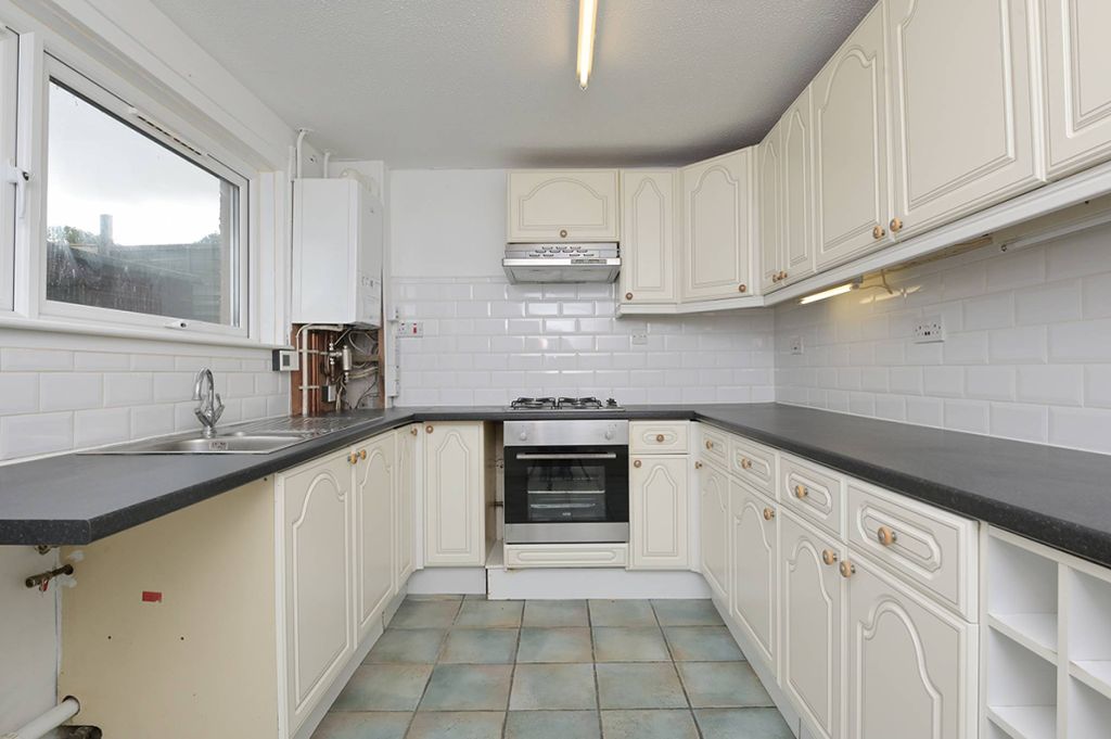 Property photo 3 of 20