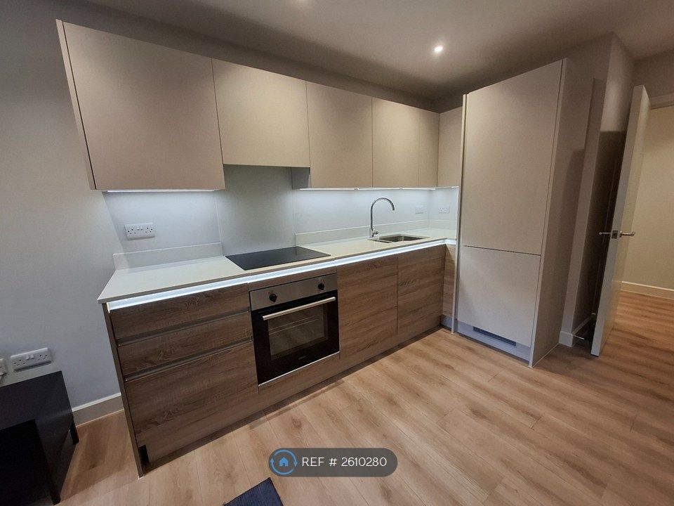 Property photo 3 of 17 Kitchen Area