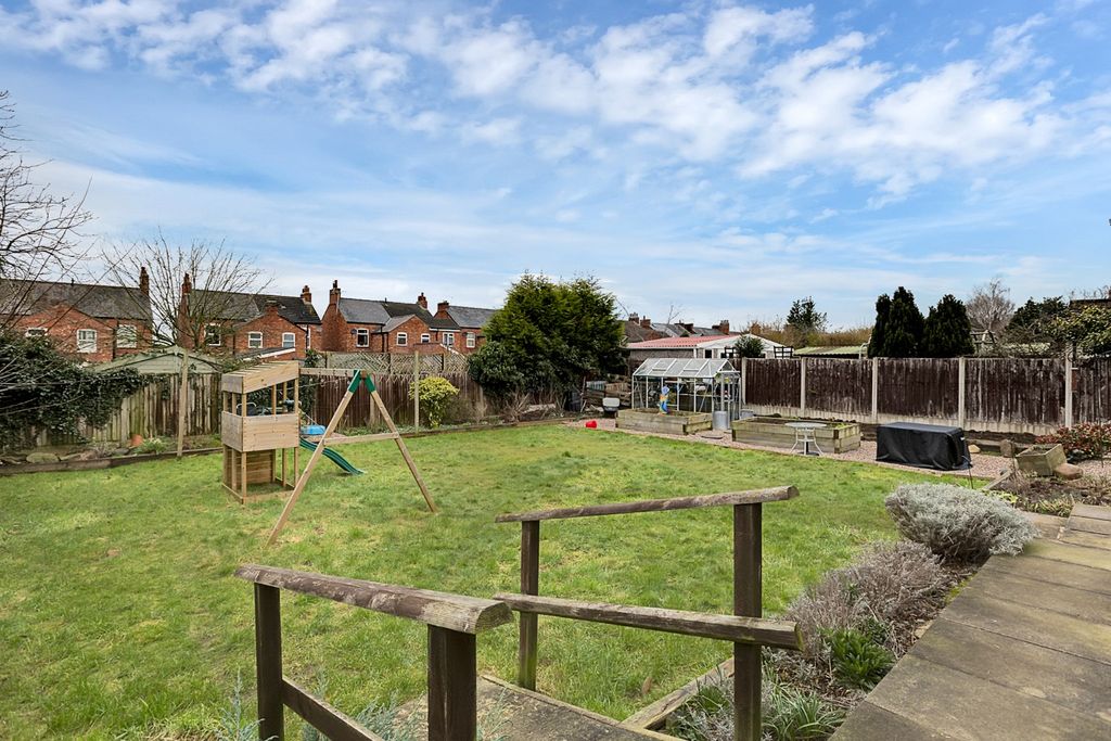 Property photo 2 of 23 4779012