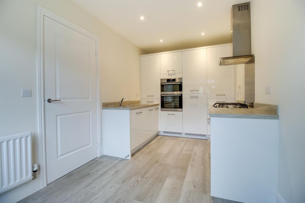 Property photo 2 of 18 Picture No. 23