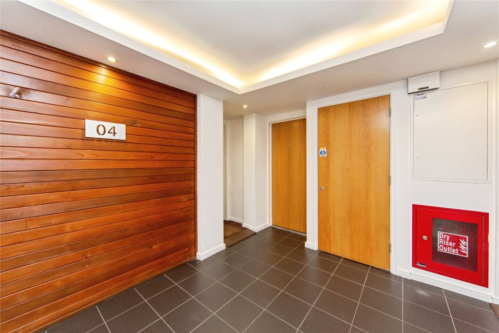 Property photo 2 of 20 Picture No. 17