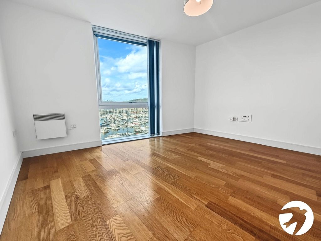 Property photo 2 of 11 Picture No. 12