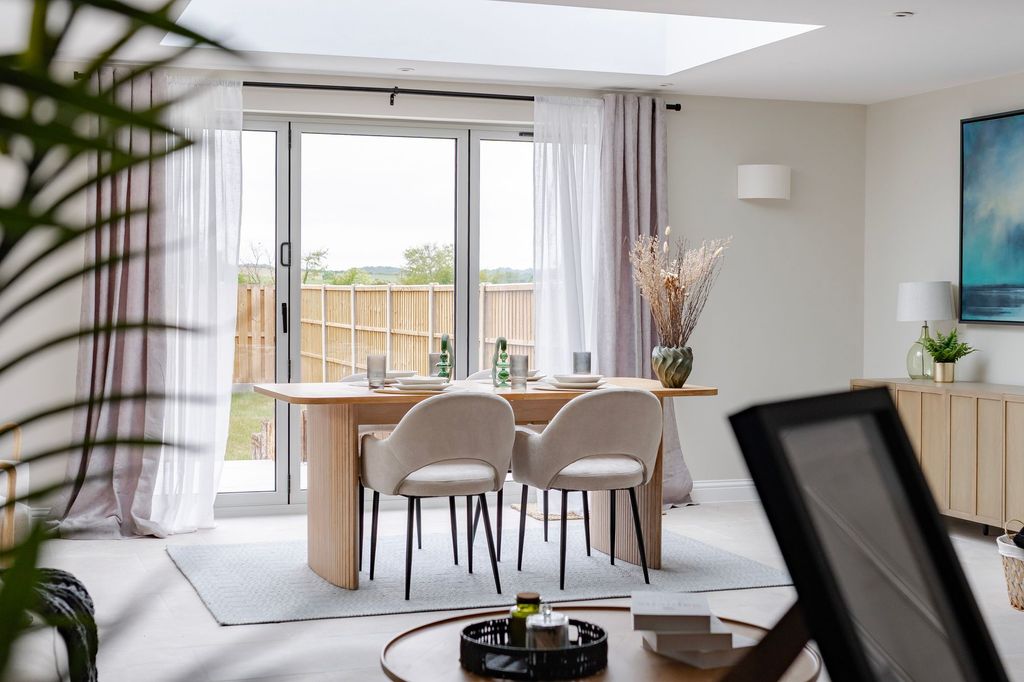 Property photo 2 of 23