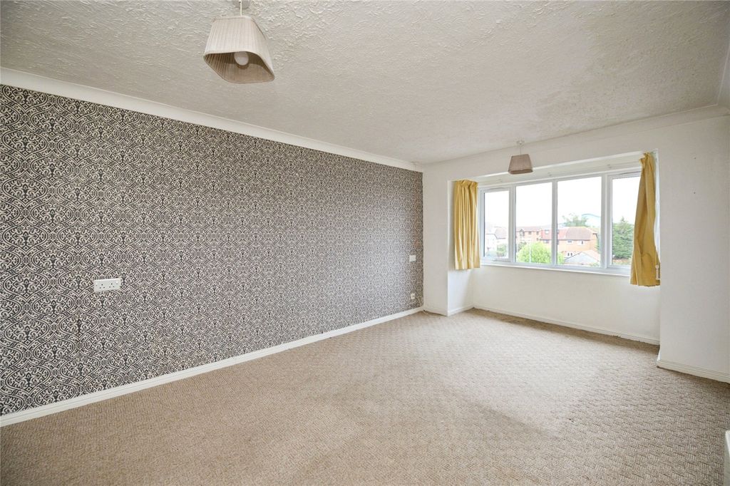 Property photo 1 of 13 Lounge