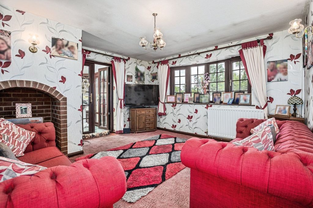 Property photo 3 of 32