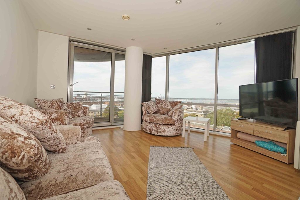 Property photo 3 of 22