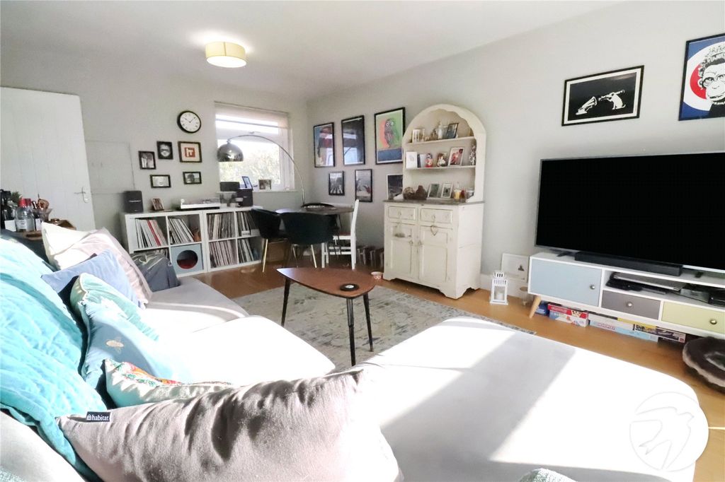 Property photo 2 of 16 Picture No. 04