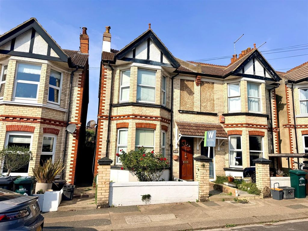 Property photo 1 of 15 Leighton Road 30.Jpg