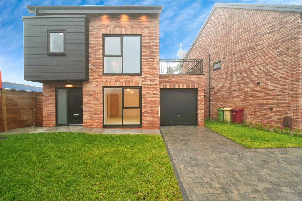 Property photo 2 of 32 Picture No. 30