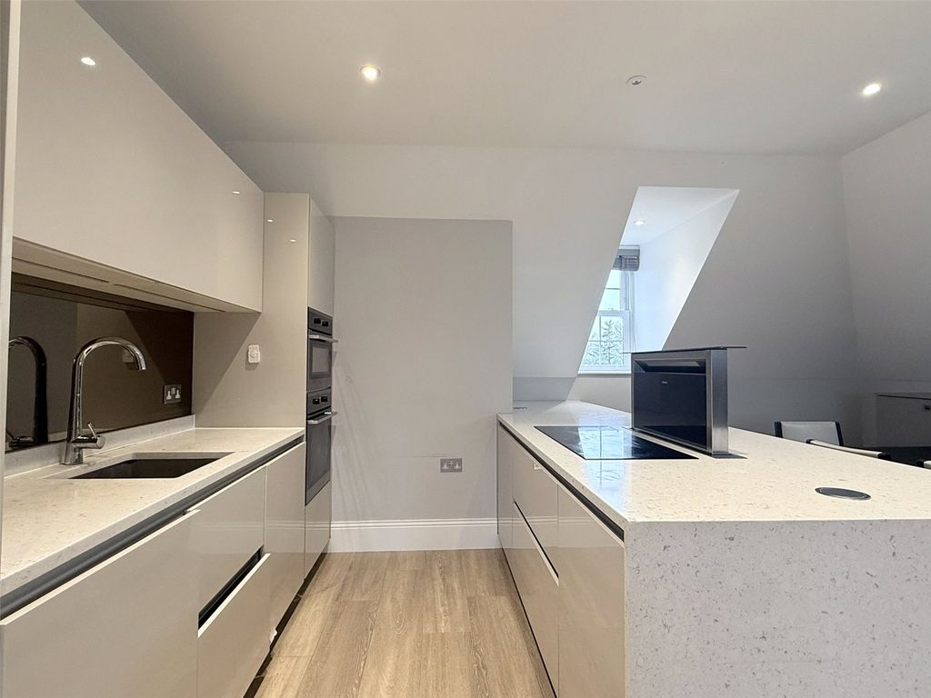 Property photo 3 of 16 Picture No. 17