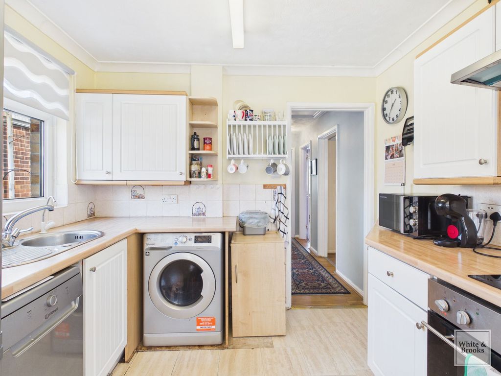Property photo 3 of 14 Kitchen