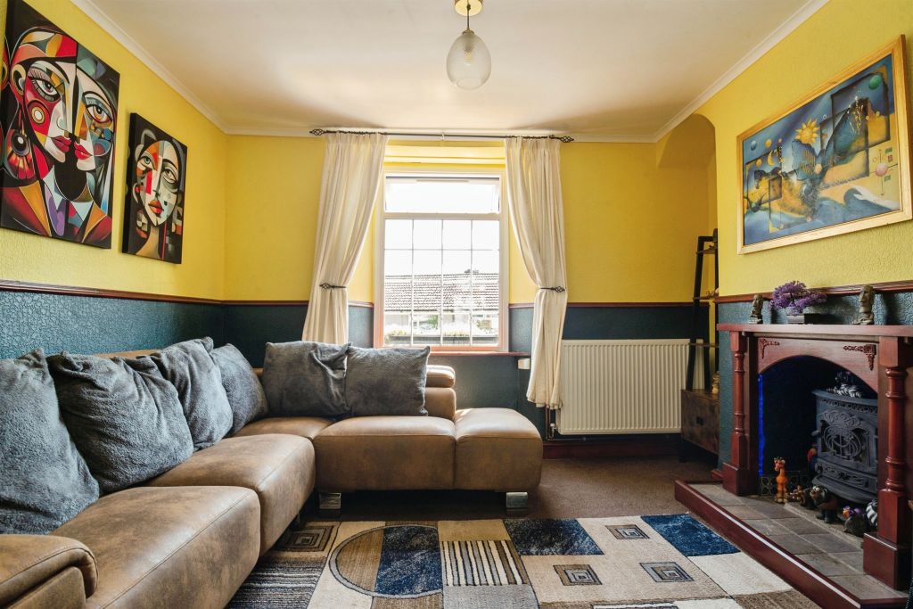 Property photo 2 of 20
