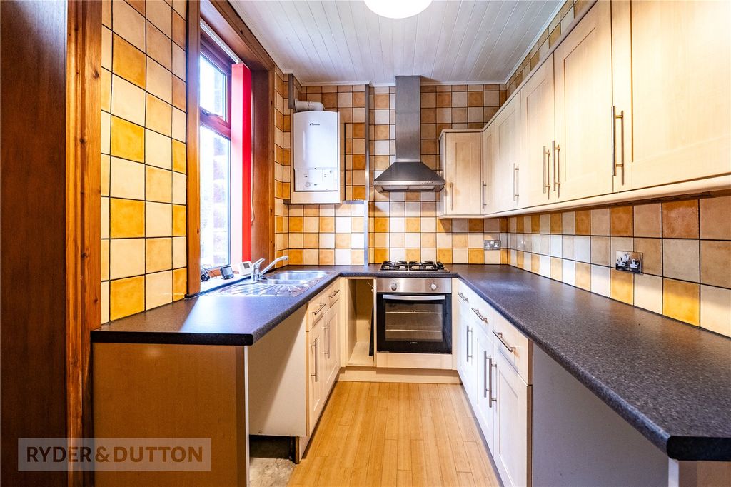 Property photo 3 of 16 Kitchen