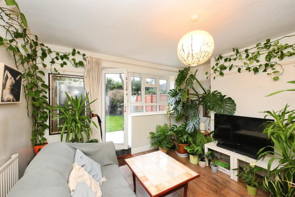 Property photo 2 of 5