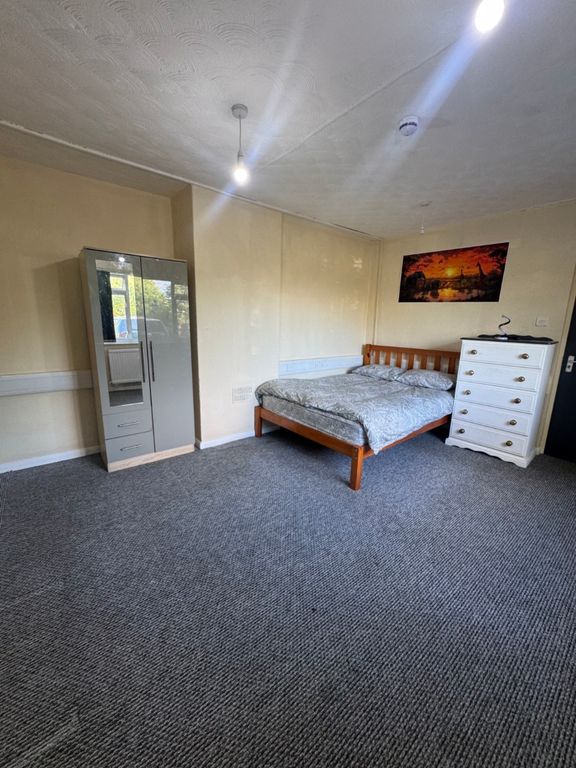 Property photo 1 of 4