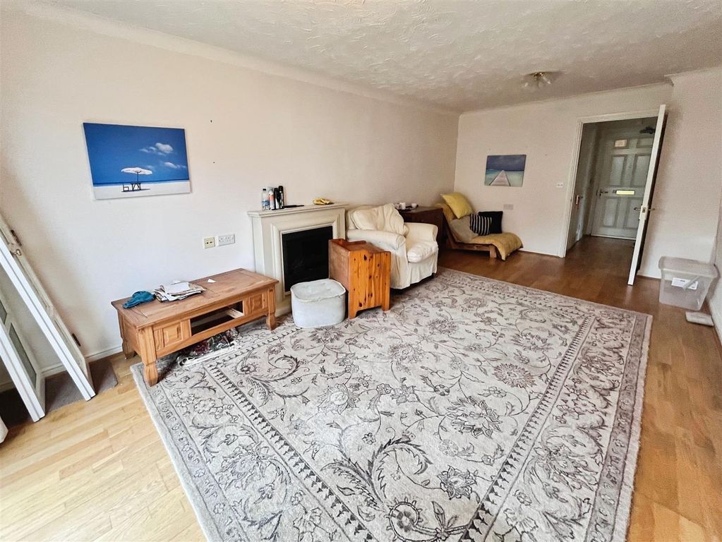 Property photo 3 of 8
