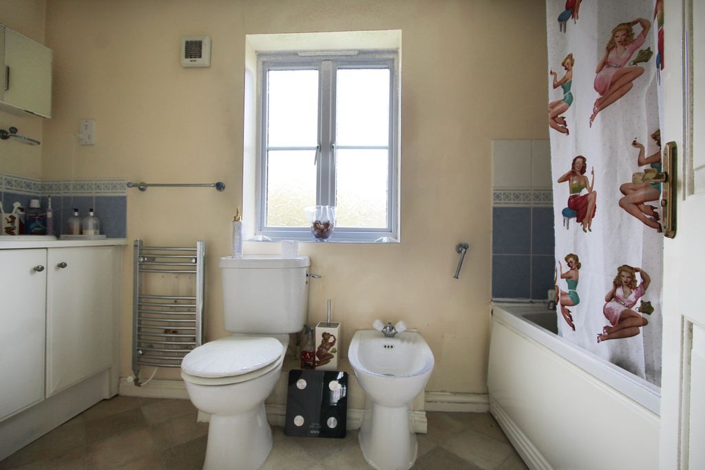 Additional image 15 of 5 bed detached house for saleNorfolk Place, Grays RM16