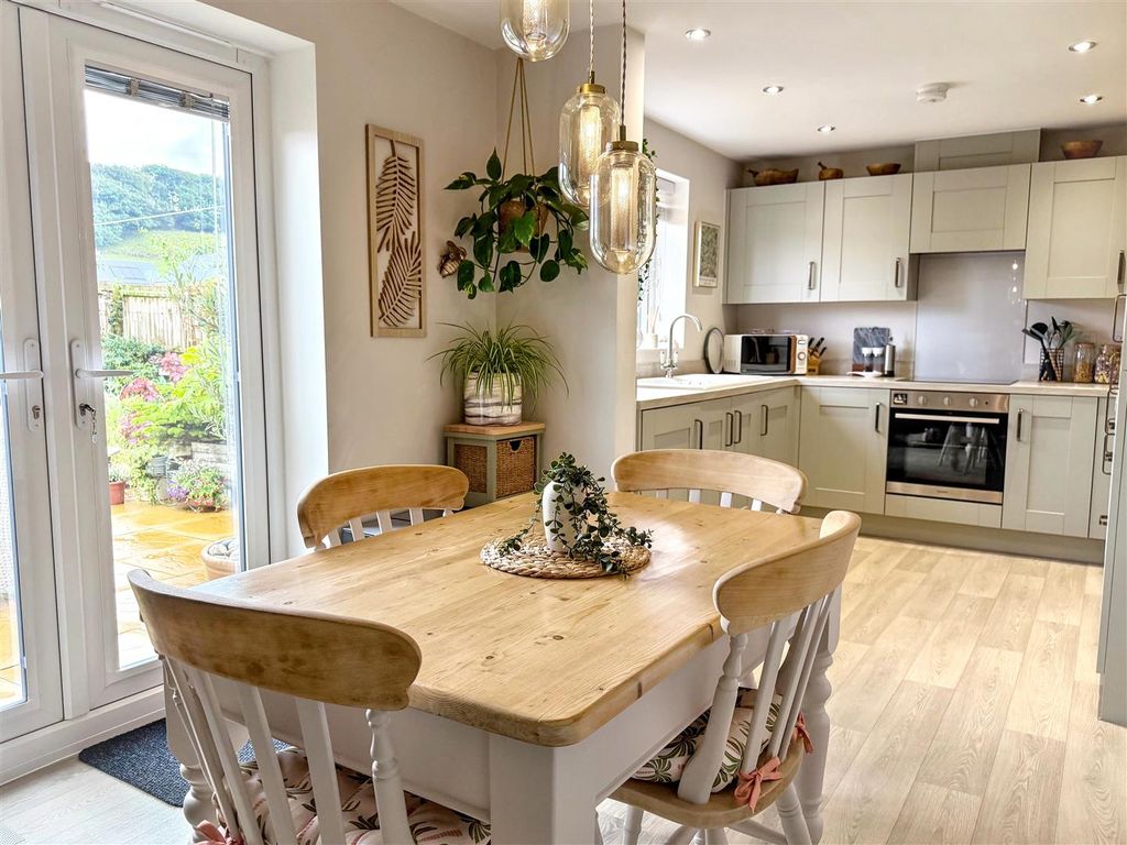 Property photo 3 of 26 Kitchen Diner