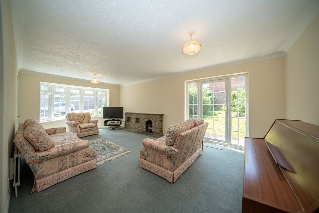 Property photo 2 of 24