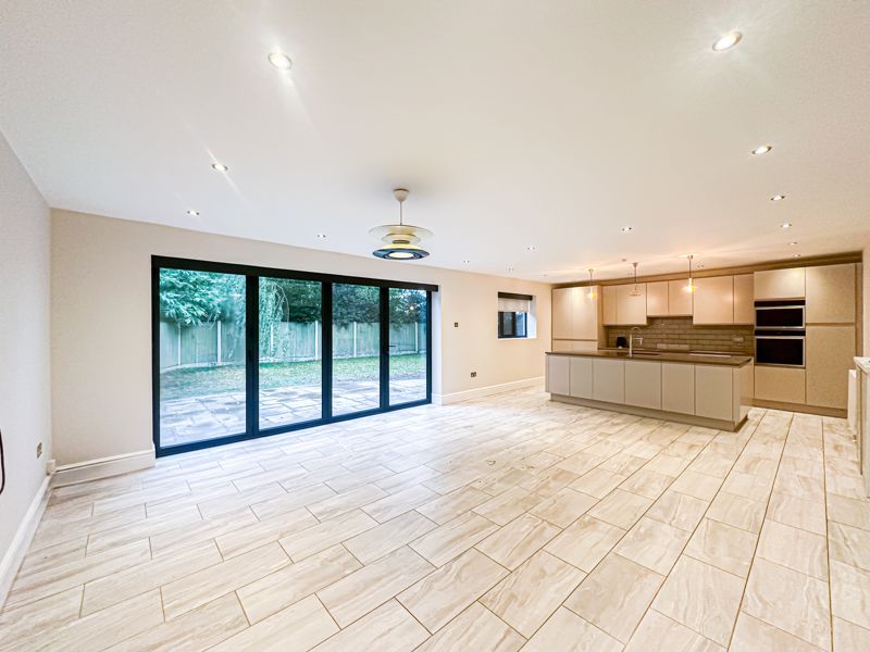 Property photo 2 of 15 Photo 13