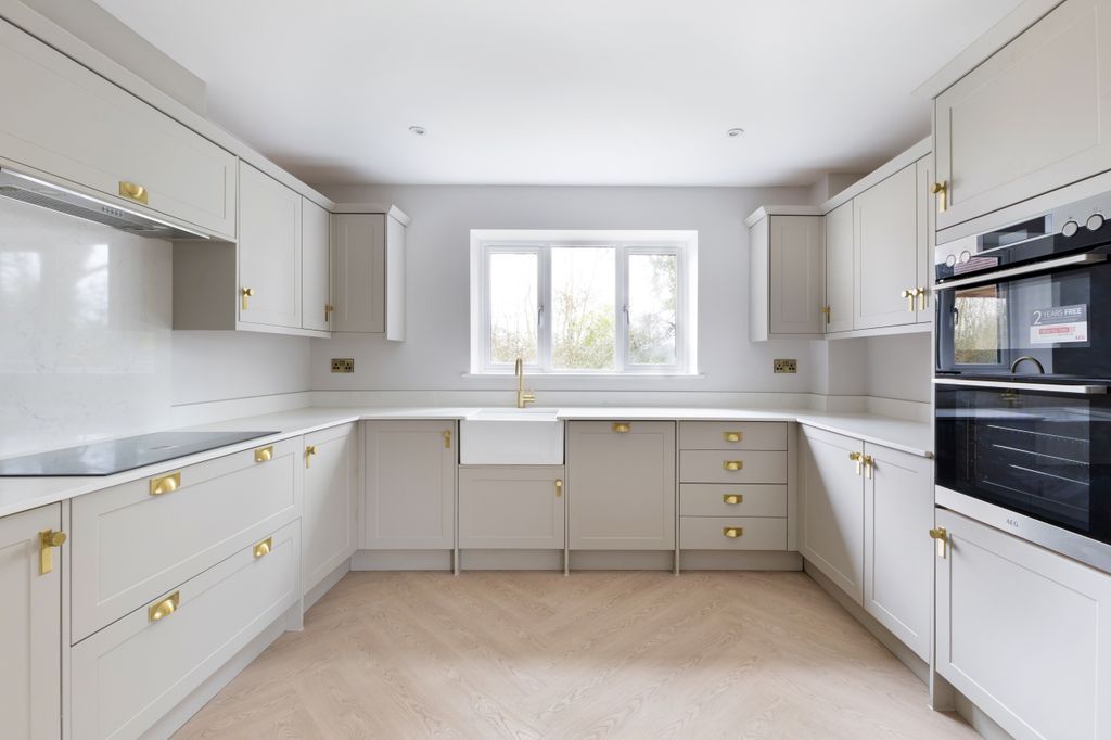 Property photo 3 of 21