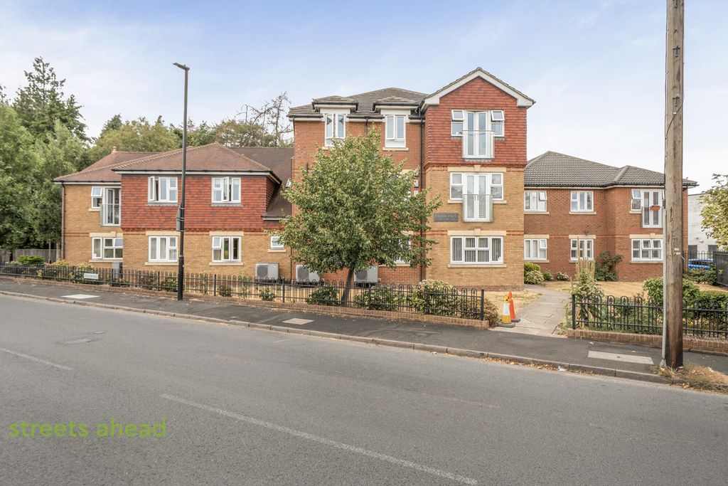 Property photo 1 of 14 5E4290E0-c0F6-4Fe...