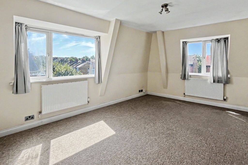 Property photo 2 of 15 Flat 41G, Herne Hill Road, Herne Hill, London, Se24 0Ax