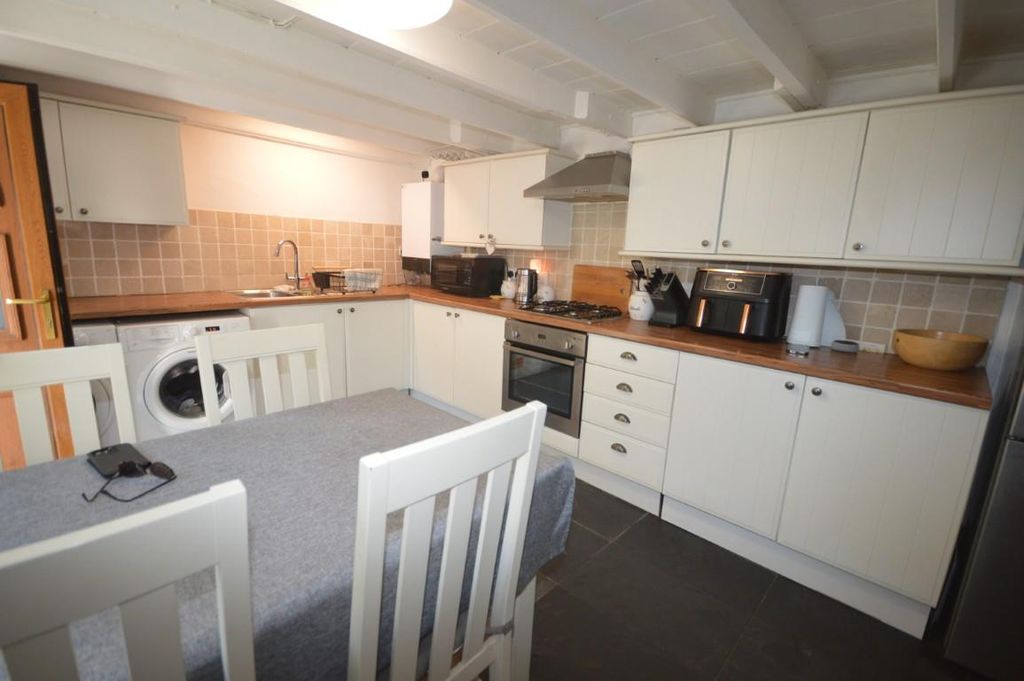 Property photo 3 of 12 Dsc_0059 (Medium).Jpg